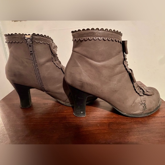 ModCloth 70s style ankle boots size 8 - Picture 3 of 12